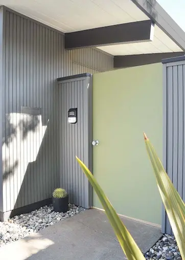 Lenoxx Solar-Powered Motion Sensor Light (2-Piece), Detects Motion, Rechargeable - Image 3